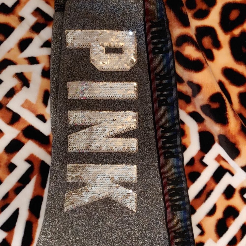 Victoria Secret PINK Skinny Joggers! - Picture 4 of 7